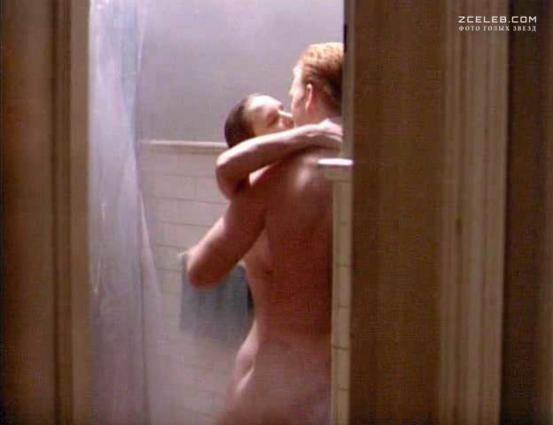 Шерри Стрингфилд снялась голой в эротических сценах на съемочной площадке. 