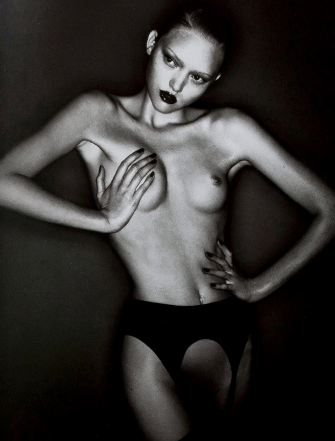 Голая Джемма Уорд на эротических ню фото без цензуры.