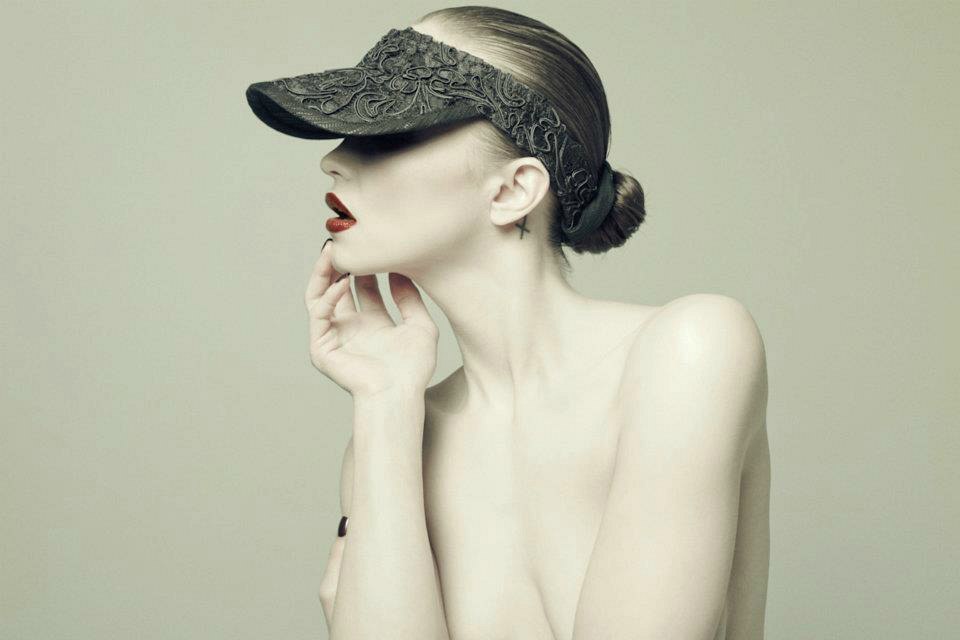 Голая Айви Леван на эротических ню фото без цензуры.