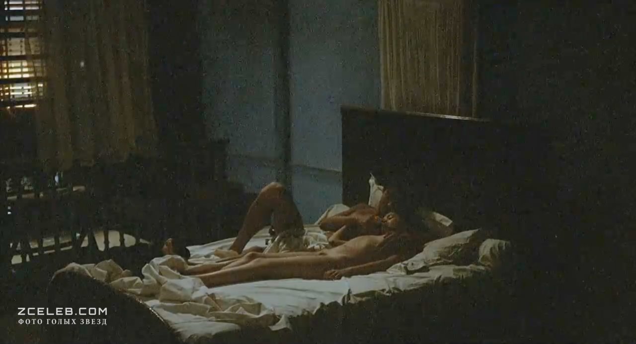 Джейн Марч снялась голой в эротических сценах на съемочной площадке.
